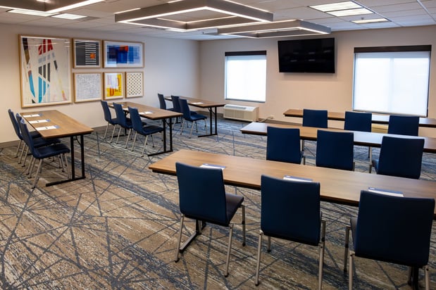Images Holiday Inn Express & Suites Wichita Airport by IHG