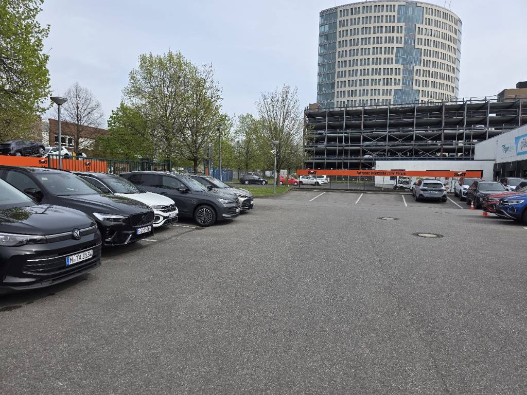 SIXT Mietwagen & Transporter mieten Köln Porz/Gremberghoven, Ettore-Bugatti-Str. 2 in Köln