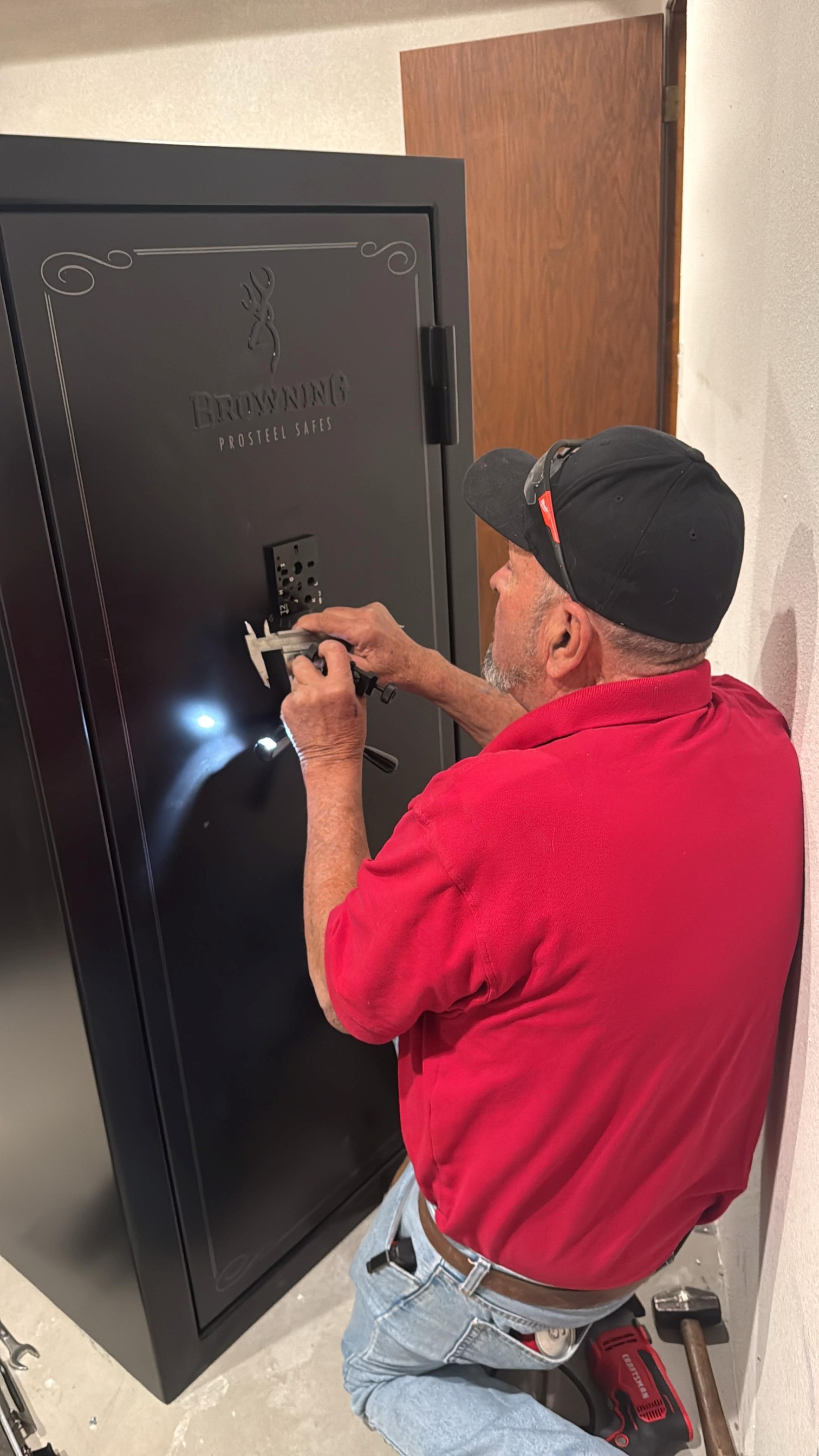 Safe locksmith service