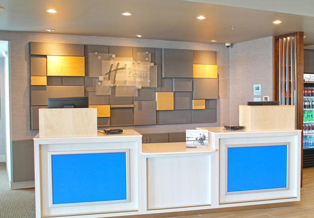 Images Holiday Inn Express & Suites St. Louis South - I-55 by IHG