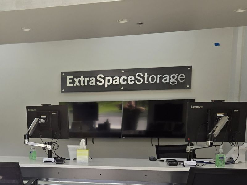 Images Extra Space Storage