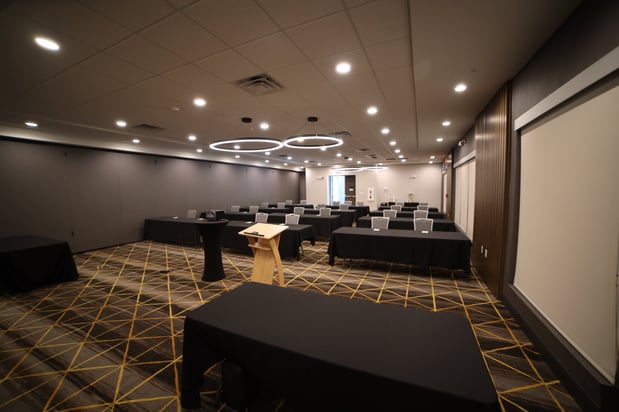 Images Holiday Inn Nashville Airport by IHG