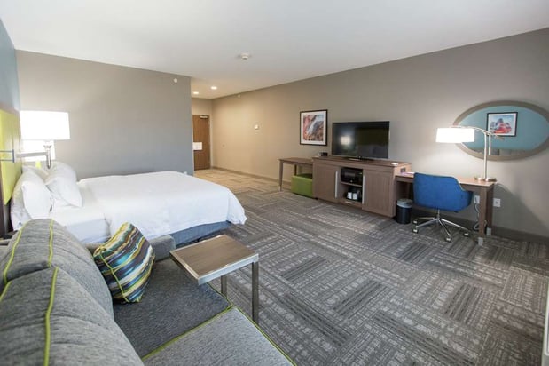 Images Hampton Inn & Suites Stroud