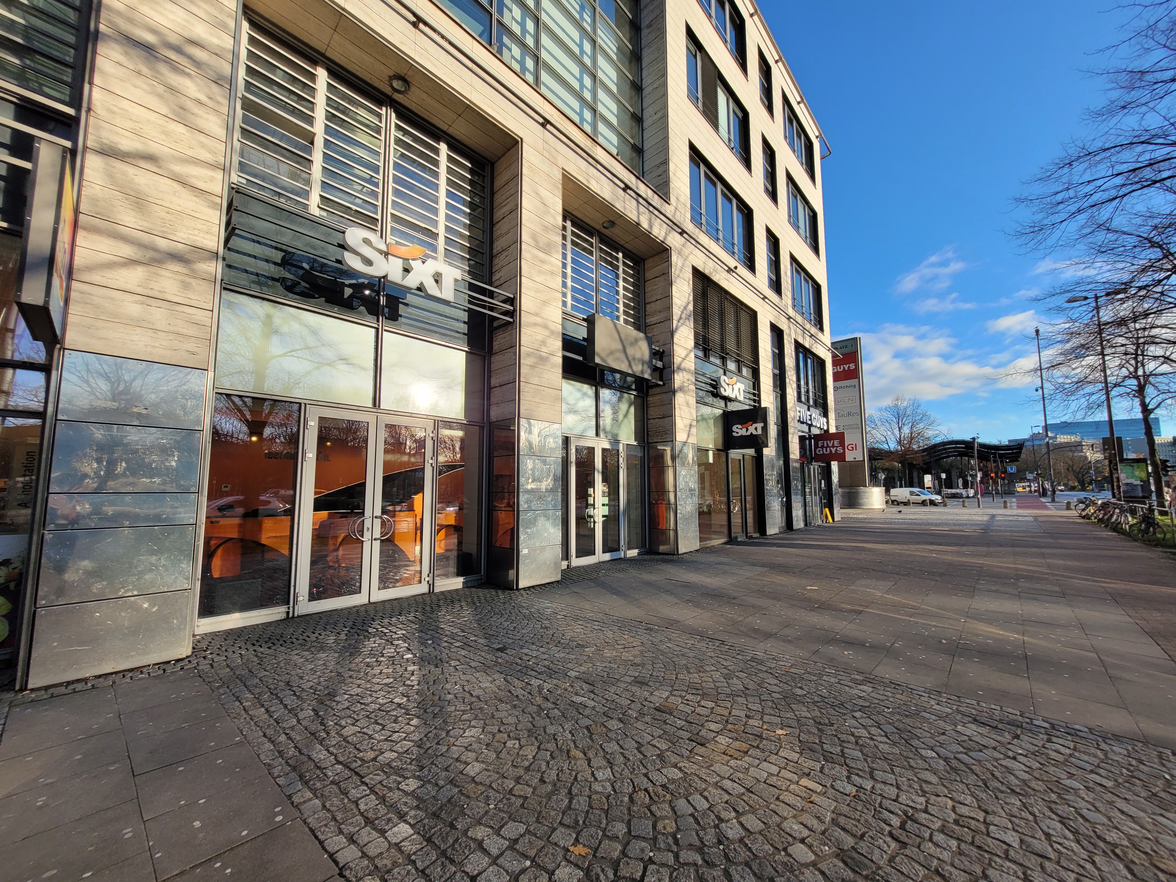 SIXT Autovermietung Hamburg Reeperbahn, Millerntorplatz 1 in Hamburg
