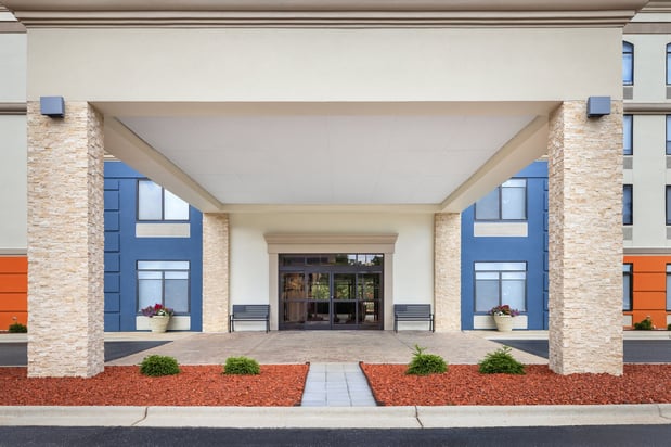 Images Holiday Inn Express Fayetteville - Fort Bragg by IHG