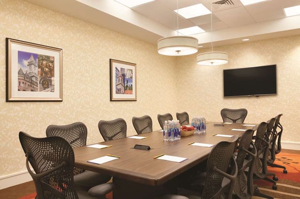 Images Hilton Garden Inn Boston Logan Airport