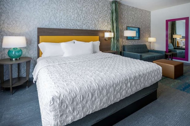 Images Tru by Hilton Pensacola Airport Medical Center