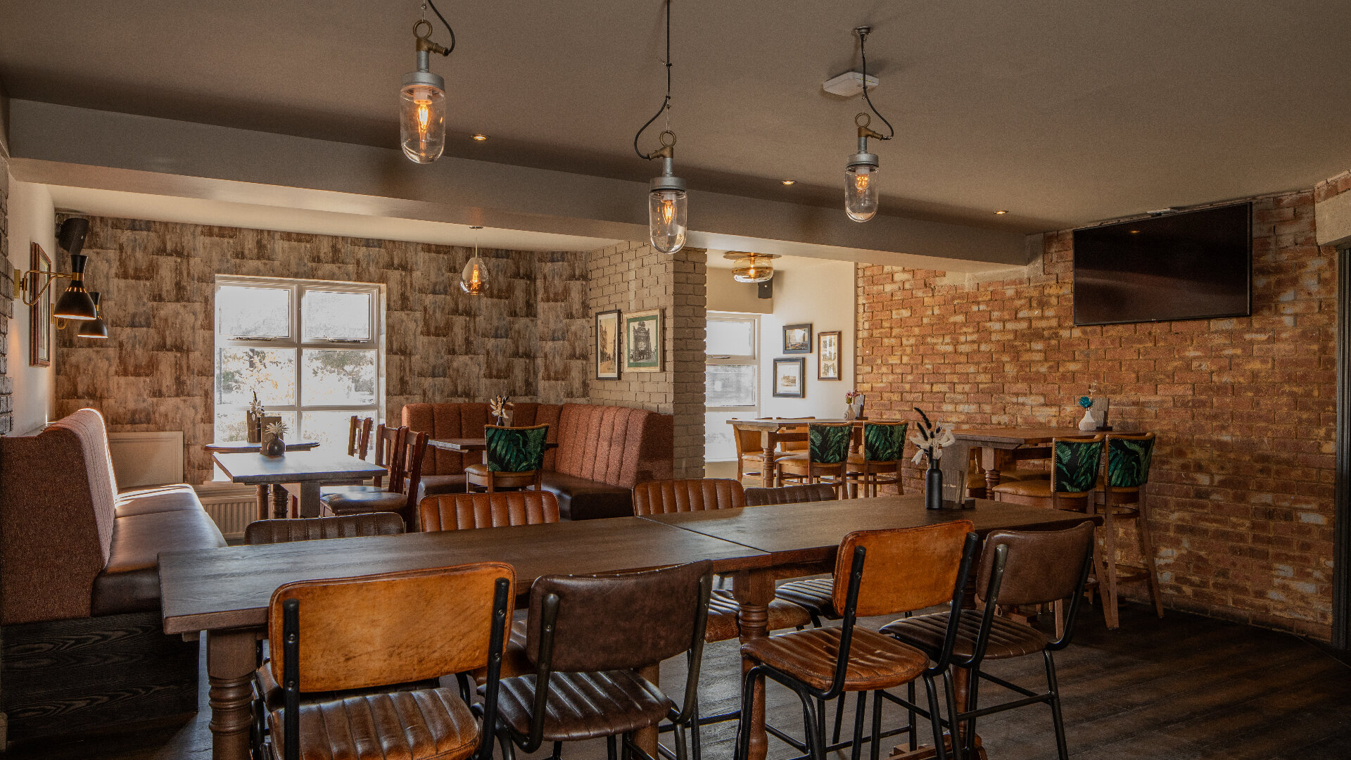 Images The Village Inn