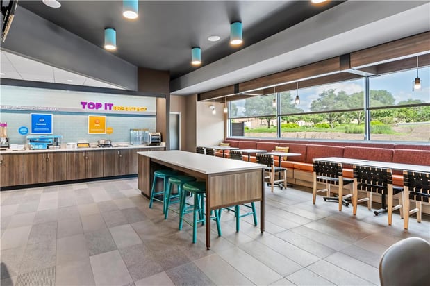 Images Tru by Hilton Kansas City Airport