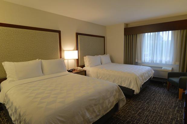 Images Holiday Inn & Suites Minneapolis - Lakeville, an IHG Hotel