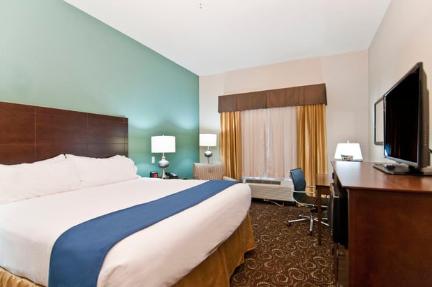 Images Holiday Inn Express & Suites San Antonio - Frost Bank Ctr by IHG