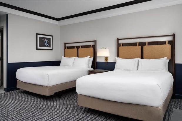 Images Hilton Orrington/Evanston