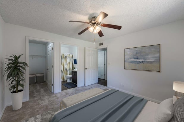 Images Savannah Place Apartments & Townhomes