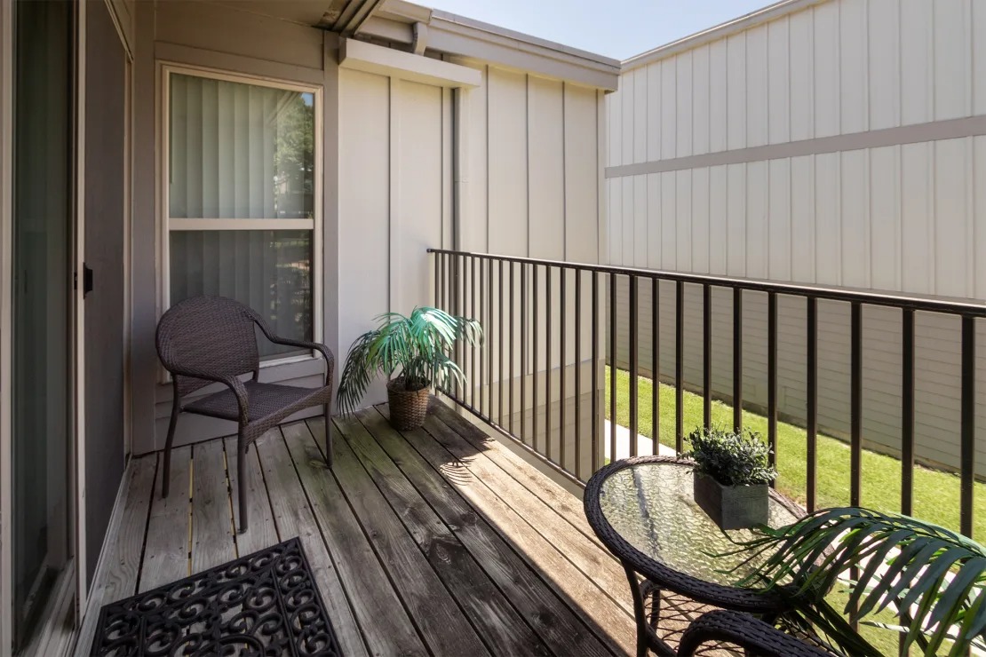 Private Balcony/Patio 