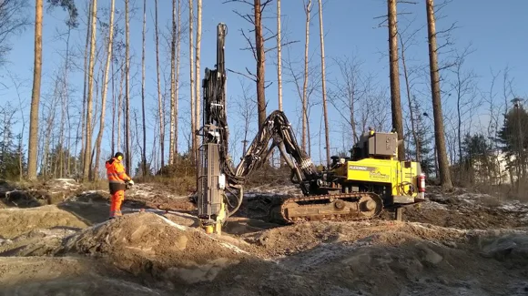 Images Louhintaliike Huovinen Oy