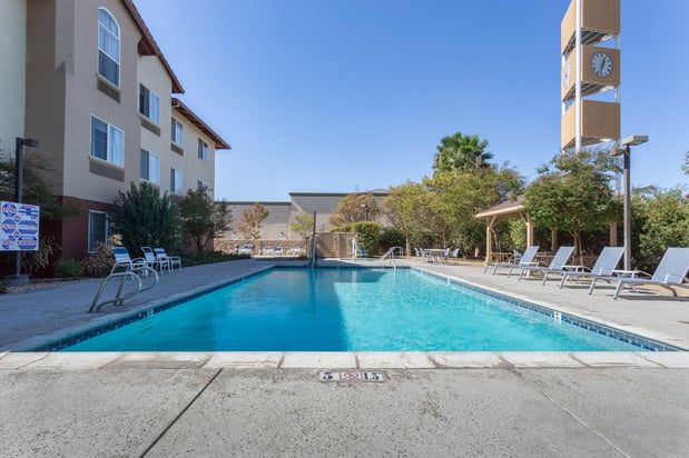 Images Holiday Inn Express & Suites Manteca City Center by IHG