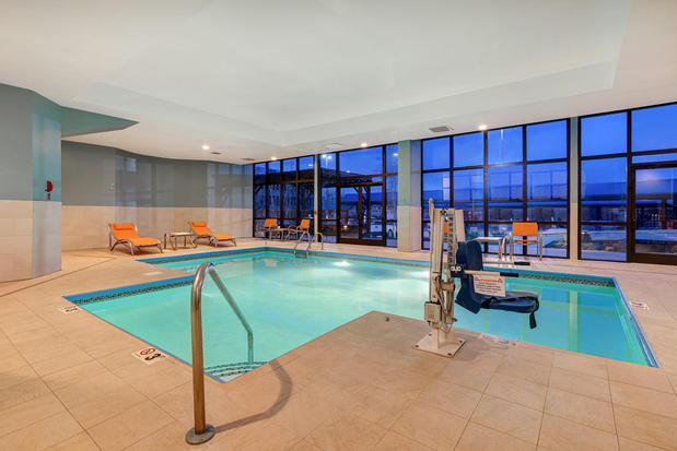 Images Holiday Inn Express & Suites Central Omaha by IHG