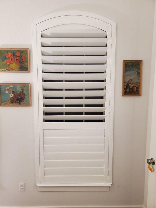 Here’s a cute idea from the Sugar Land! Arched windows look amazing with our Plantation Shutters. Plus it solves the solution of curtains that are too close to a doorway! #BudgetBlindsKatySugarLand #PlantationShutters #FreeConsultation #WindowWednesday