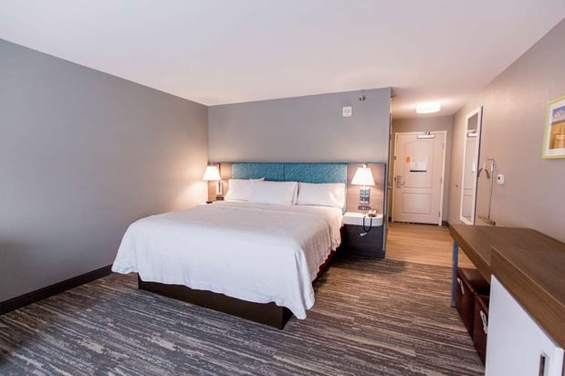 Images Hampton Inn Bismarck North