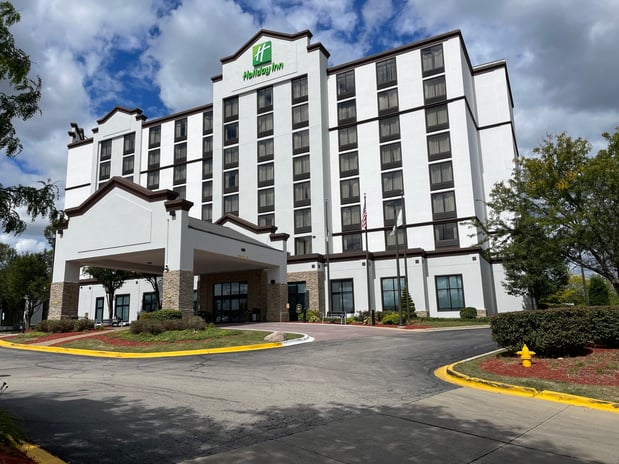 Images Holiday Inn & Suites Chicago Northwest - Elgin by IHG
