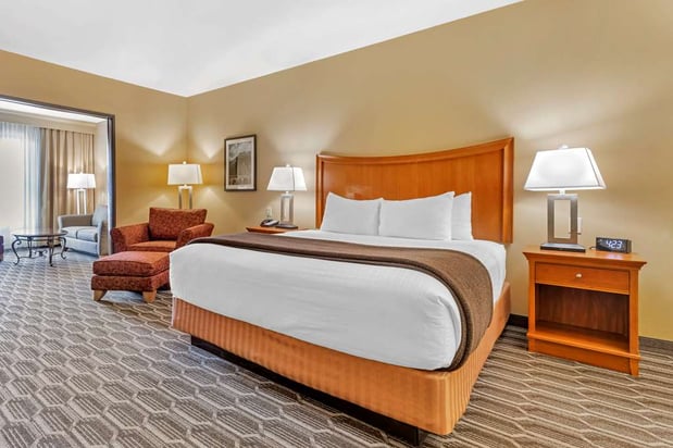 Images Best Western Plus Swiss Chalet Hotel & Suites