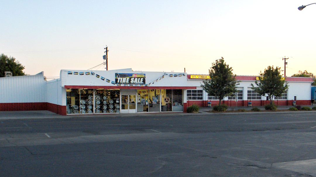 Les Schwab Tire Center