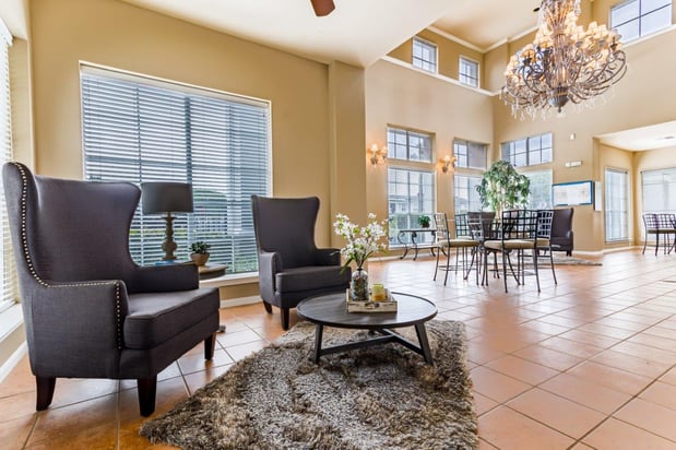 Images Chateau Des Lions Apartment Homes