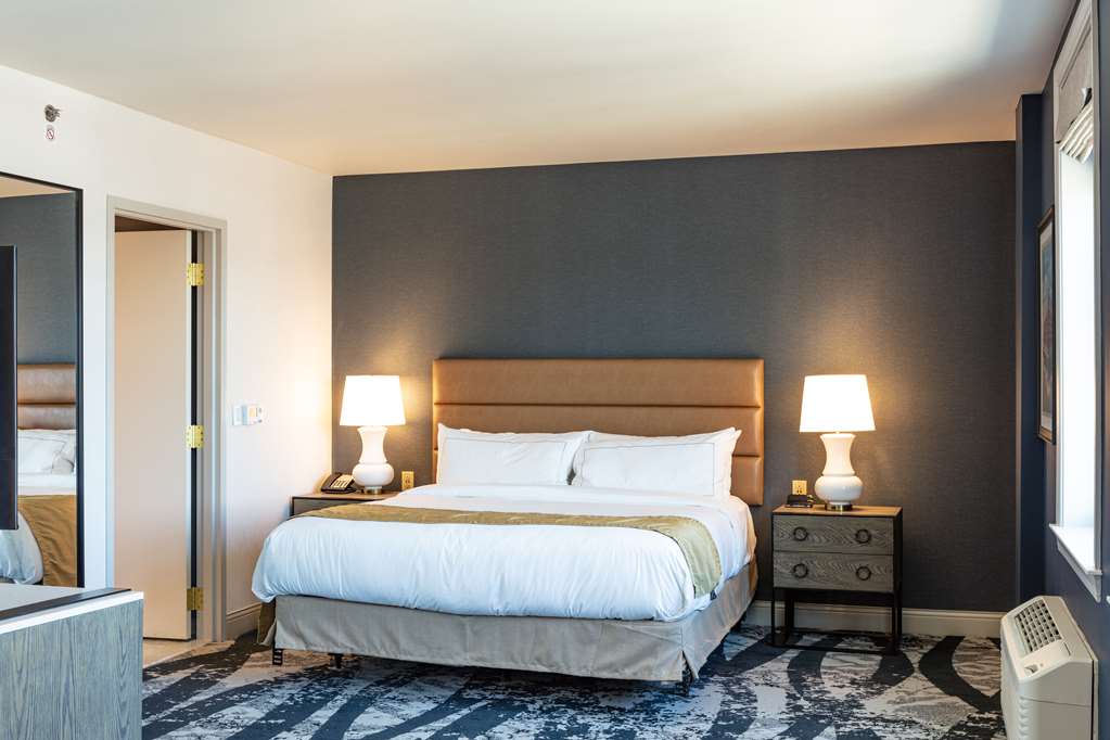 Guest room