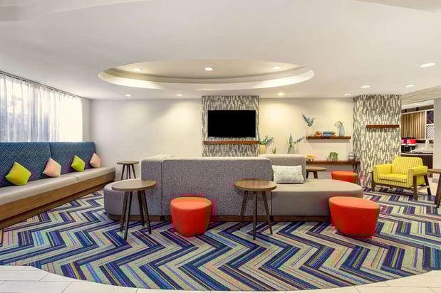 Images Hampton Inn Orlando-International Airport