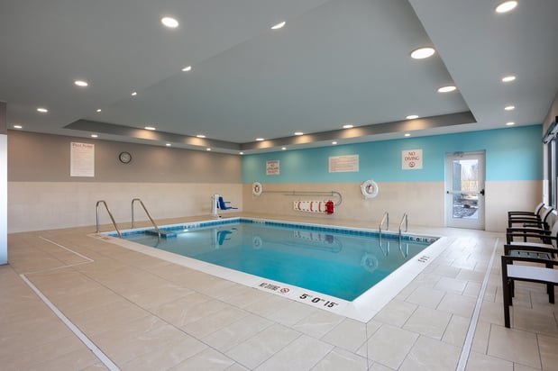 Images avid hotel Oak Creek by IHG
