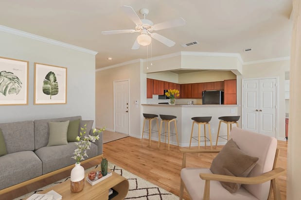 Images Lakeside Pointe Apartments & Townhomes