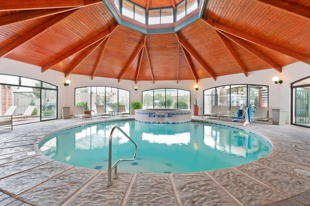 Images Best Western Plus Swiss Chalet Hotel & Suites