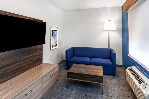 Images Holiday Inn Express & Suites Henderson-Traffic Star by IHG