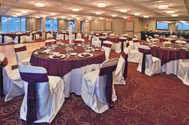 Images Holiday Inn & Suites Virginia Beach - North Beach by IHG