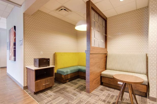 Images Hampton Inn & Suites Nashville North Skyline
