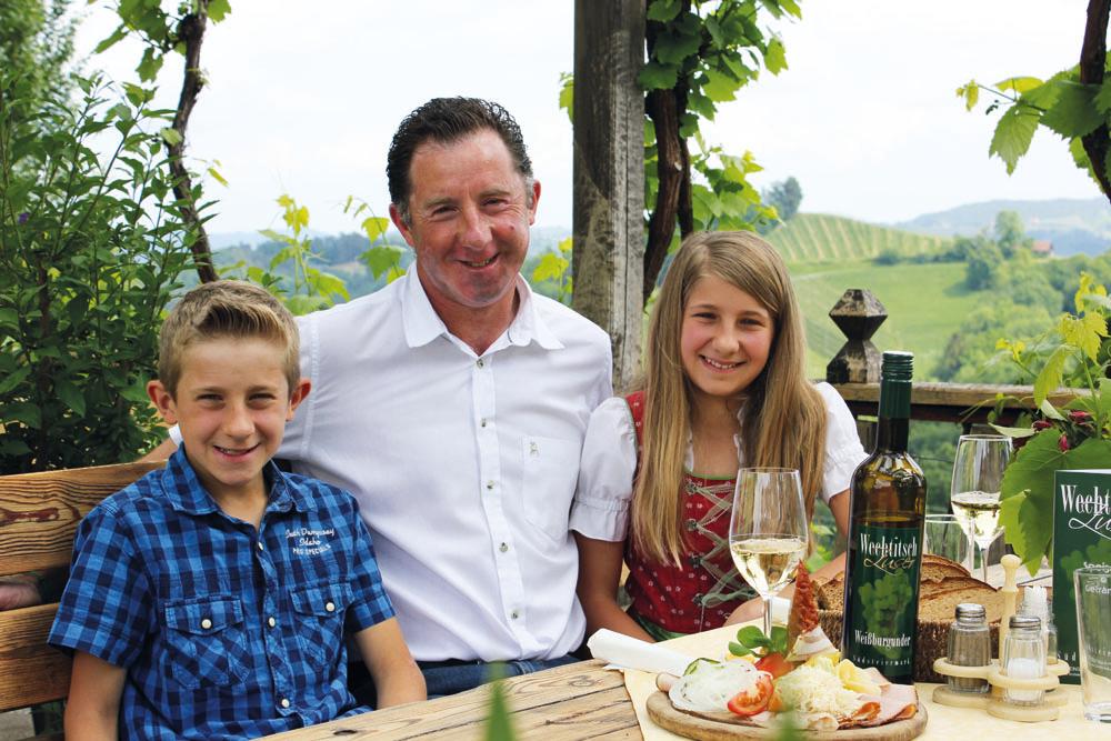 Weingut-Buschenschank Wechtitsch (vulgo Zuser) Inh. Robert Wechtitsch, Oberfahrenbach 43 in Großklein