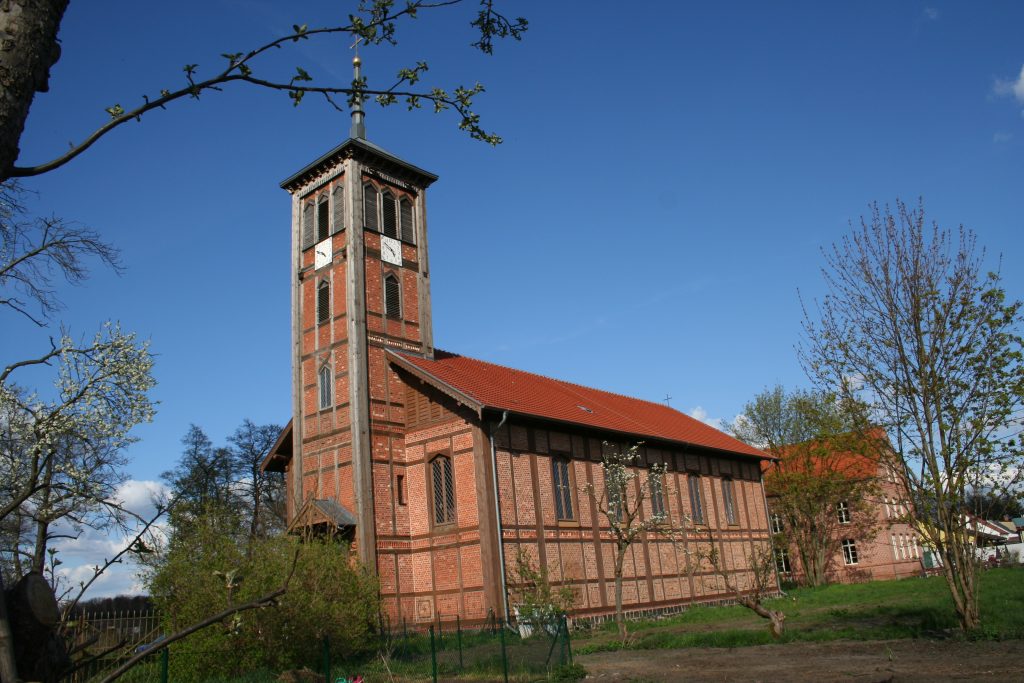 Kirche Zerpenschleuse - Kirchengemeinde Zerpenschleuse, Liebenwalder Straße 56 in Wandlitz