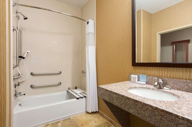 Images Hampton Inn Wichita-East
