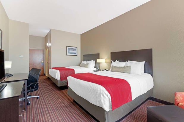 Images Best Western Plus Bradbury Inn & Suites