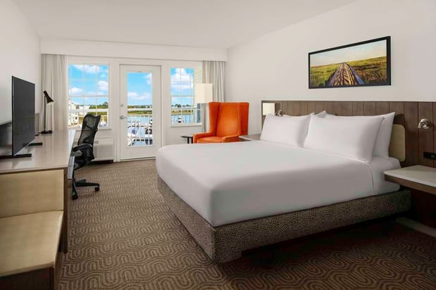 Images Hilton Garden Inn Kent Island Marina