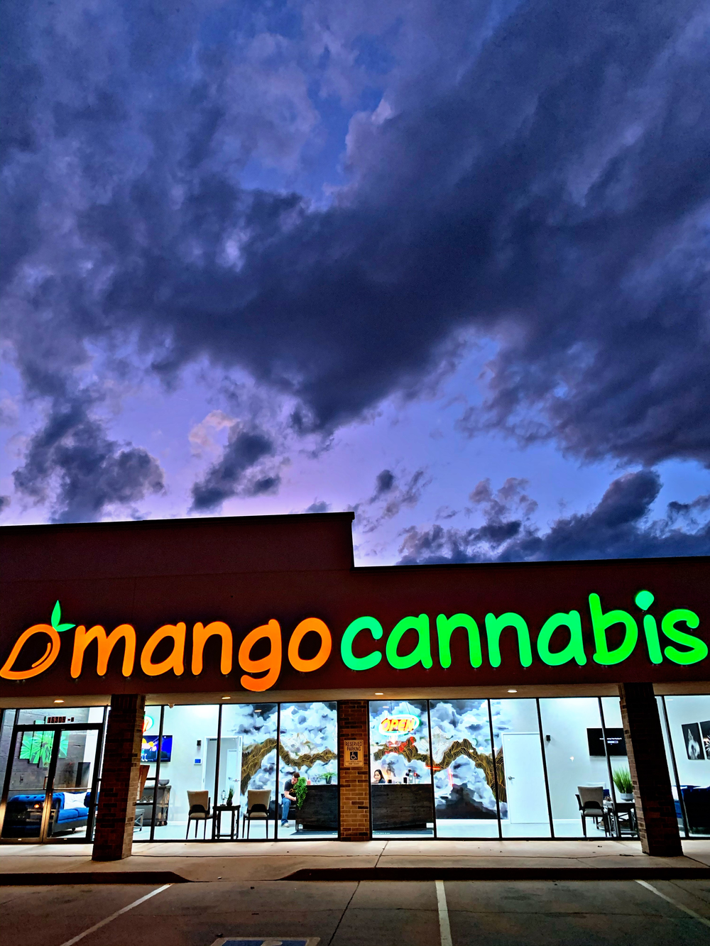 Mango Cannabis Weed Dispensary Edmond