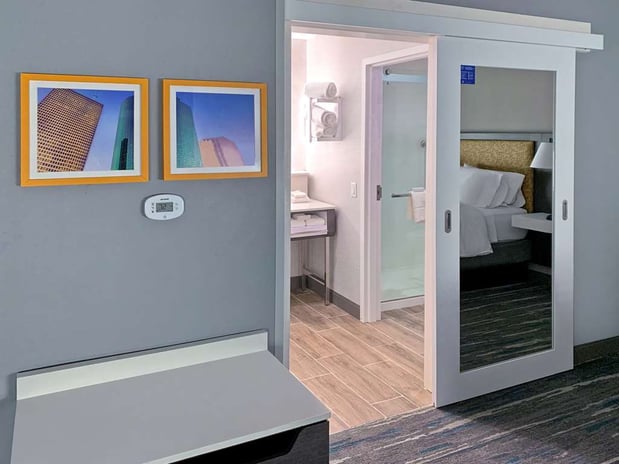 Images Hampton Inn & Suites Houston East Beltway 8