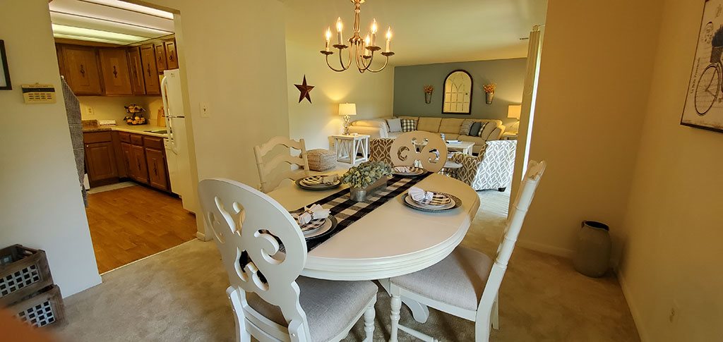 Dining Room - Cinnamon Ridge Apartments