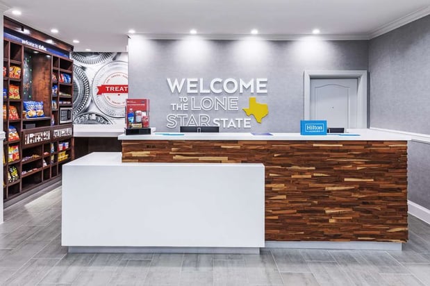 Images Hampton Inn & Suites Dallas I-30 Cockrell Hill