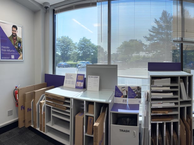 Images FedEx Office Ship Center