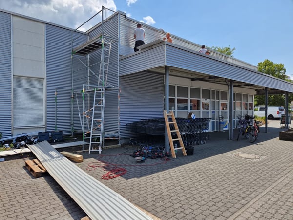 Professionelle Fassaden- und Blechverkleidungen in Weißenthurm bei Neuwied und im Raum Mayen-Koblenz. Maßgeschneiderte Metall- und Kantarbeiten für Gewerbe- und Wohngebäude sorgen für langlebigen Witterungsschutz, moderne Optik und fachgerechte Gebä...