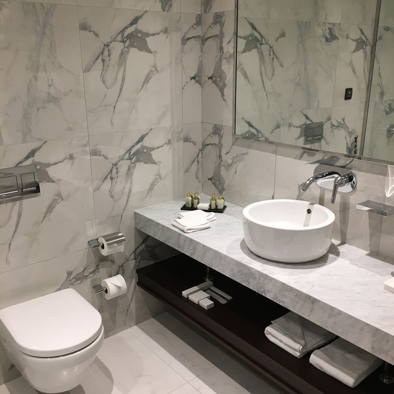 Standard Bathroom at Millennium Place Marina Millennium Place Marina Dubai 04 550 8100