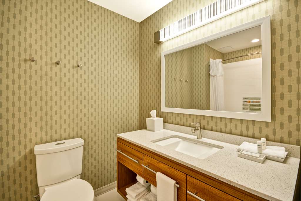 Guest room bath Home2 Suites by Hilton Evansville Evansville (812)303-1200