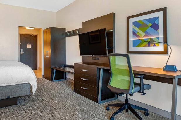 Images Holiday Inn Express & Suites Phoenix Dwtn - State Capitol by IHG