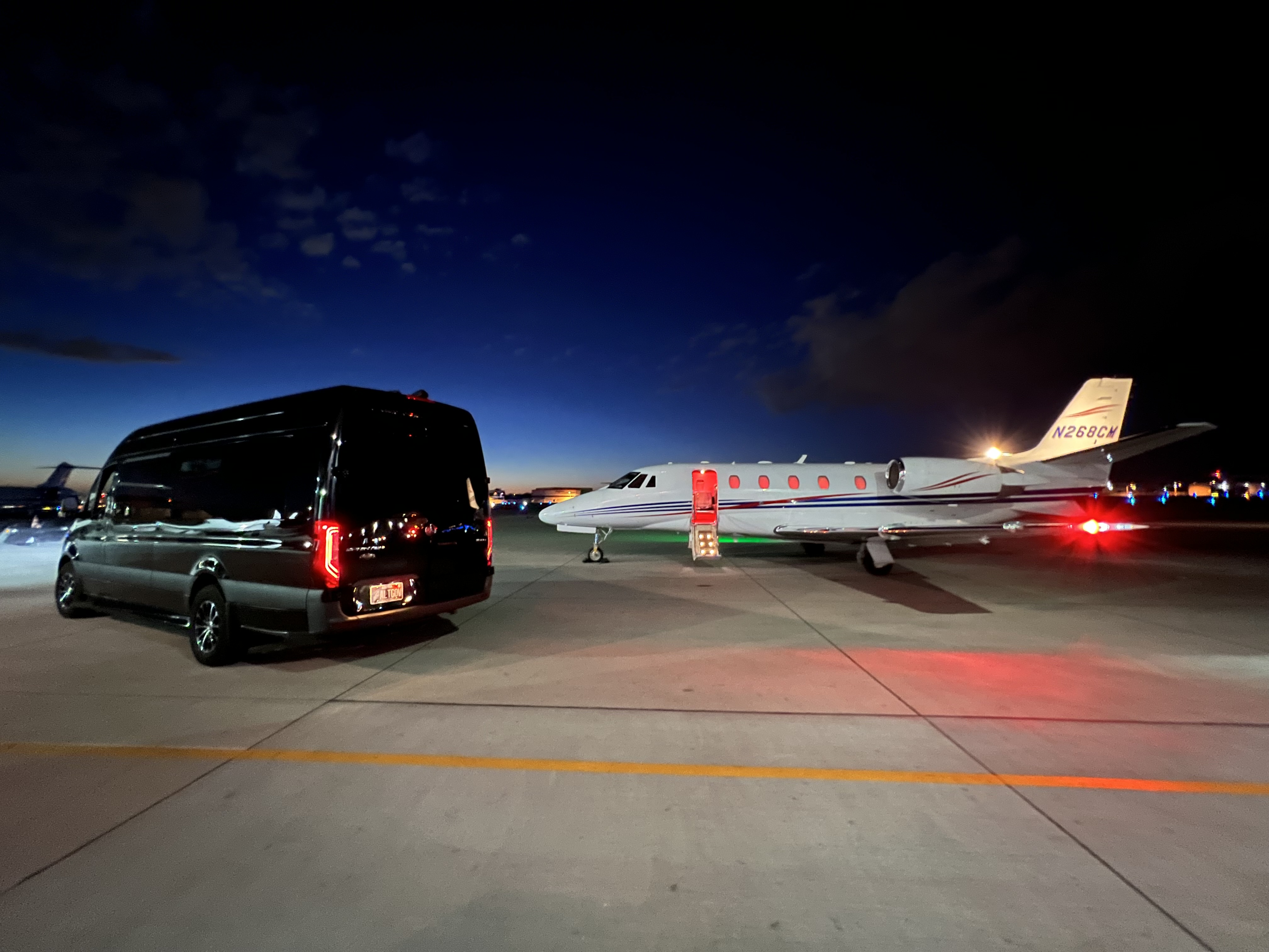 VIP limousine shuttle in Scottsdale